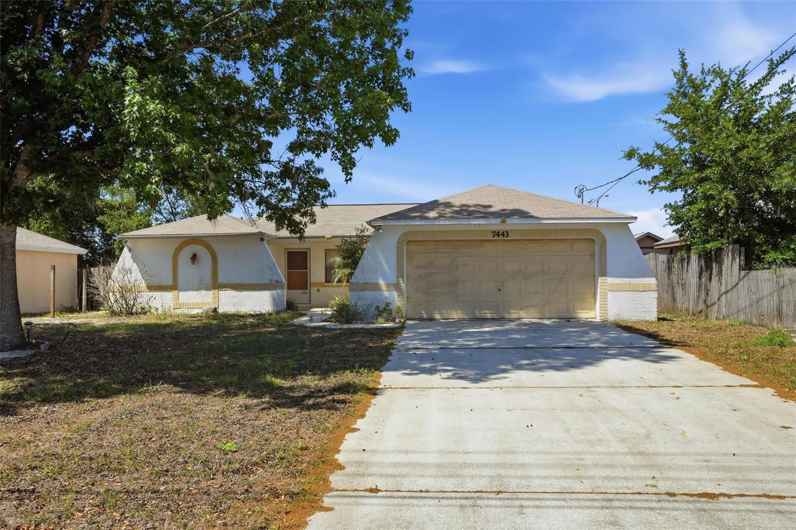 Single Family Residence em SPRING HILL, FL - Daniel Dourado