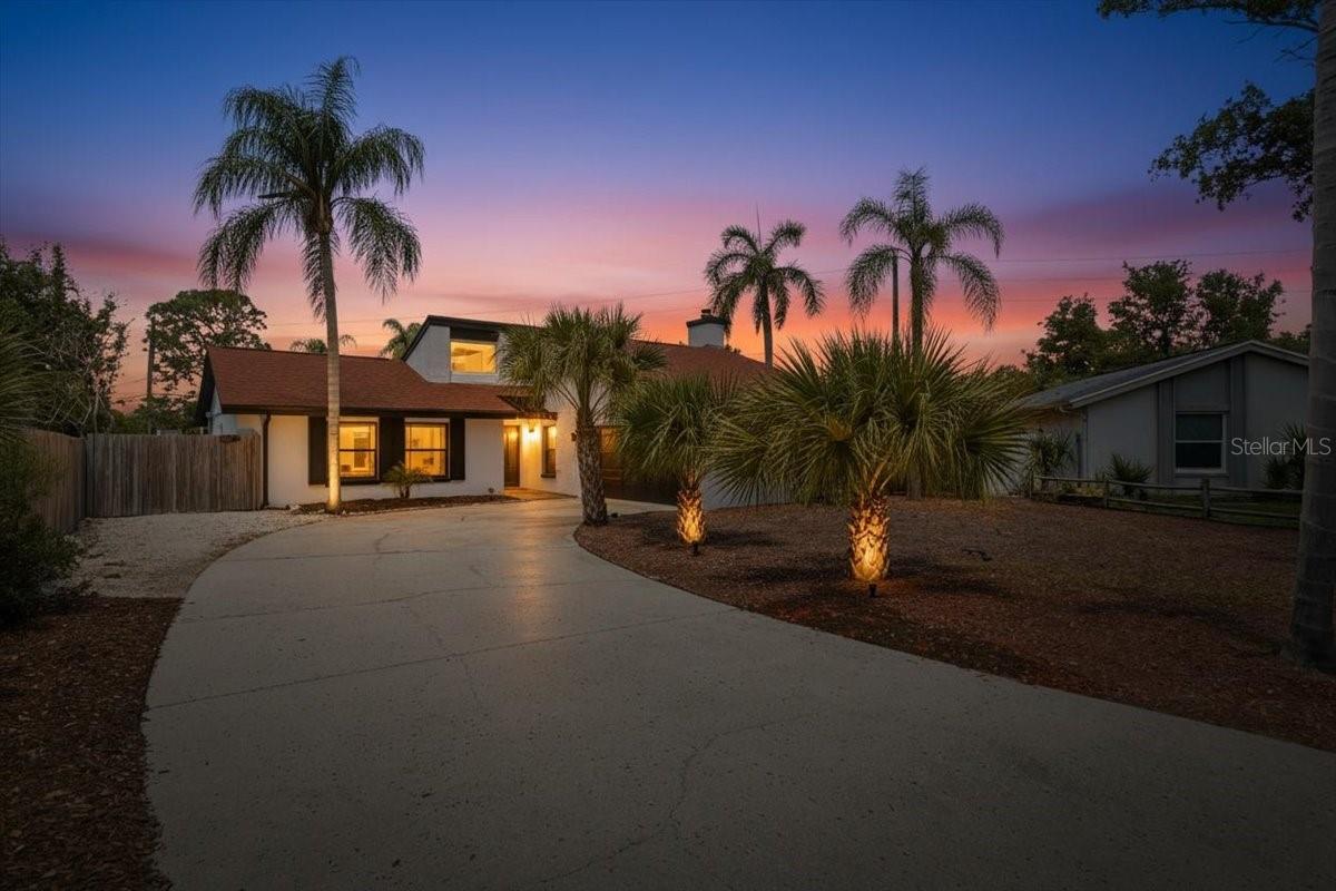 Single Family Residence in PALM HARBOR, FL - Daniel Dourado