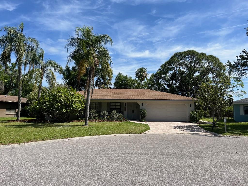 Single Family Residence in SARASOTA, FL - Daniel Dourado