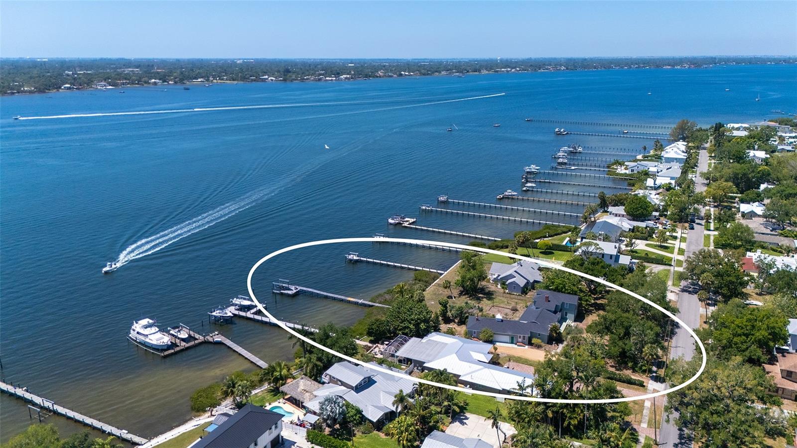 Single Family Residence in PALMETTO, FL - Daniel Dourado