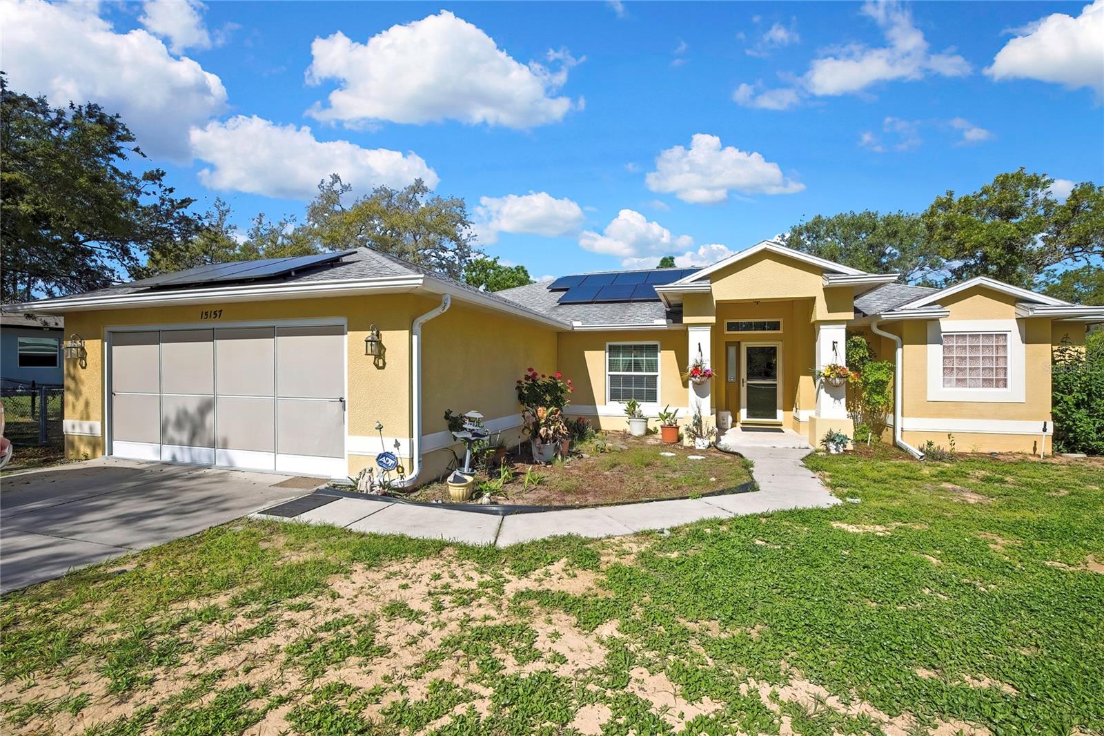 Single Family Residence in WEEKI WACHEE, FL - Daniel Dourado