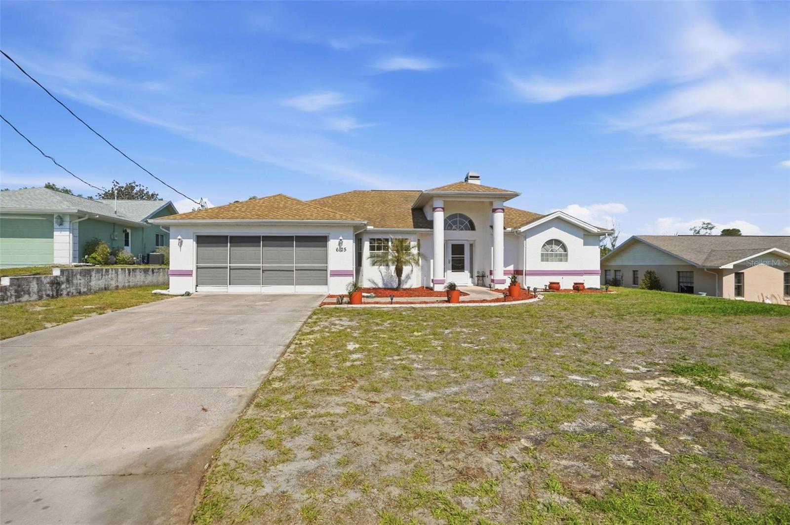 Single Family Residence em SPRING HILL, FL - Daniel Dourado