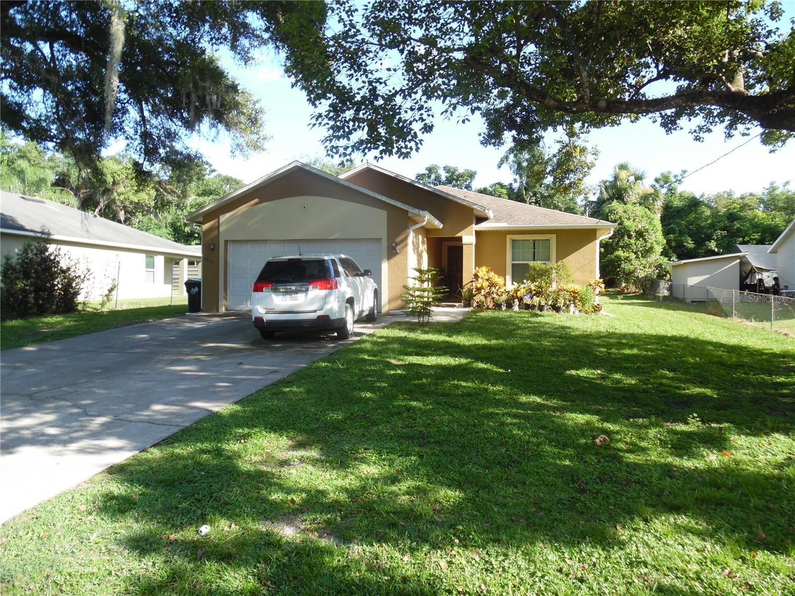 Single Family Residence in ZELLWOOD, FL - Daniel Dourado