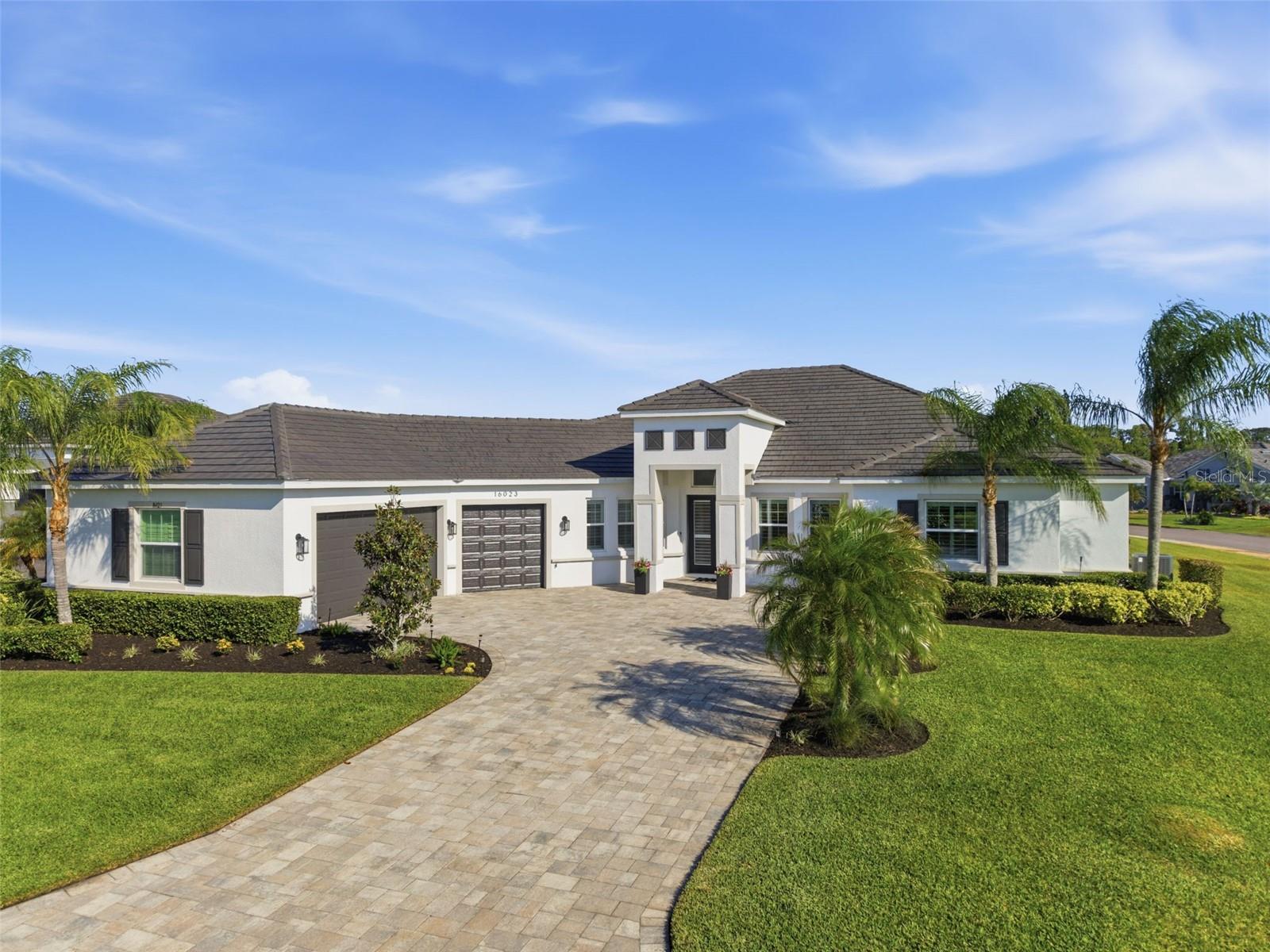 Single Family Residence in PARRISH, FL - Daniel Dourado