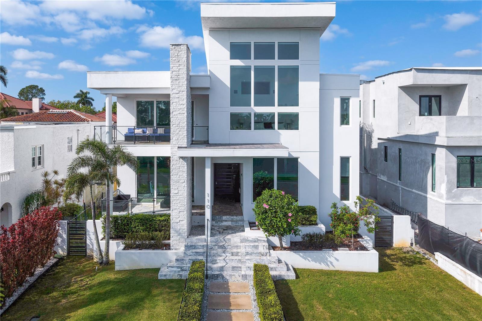 Single Family Residence em ST PETERSBURG, FL - Daniel Dourado