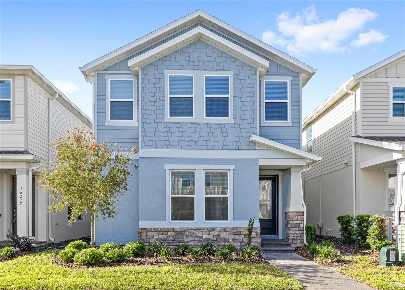 Single Family Residence in WINTER GARDEN, FL - Daniel Dourado
