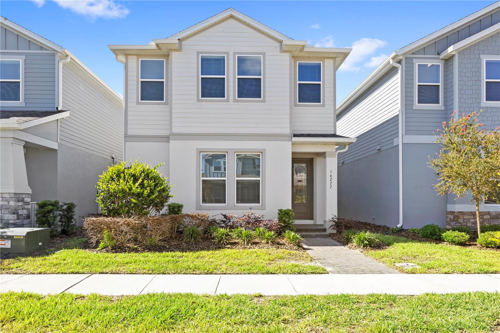 Single Family Residence in WINTER GARDEN, FL - Daniel Dourado