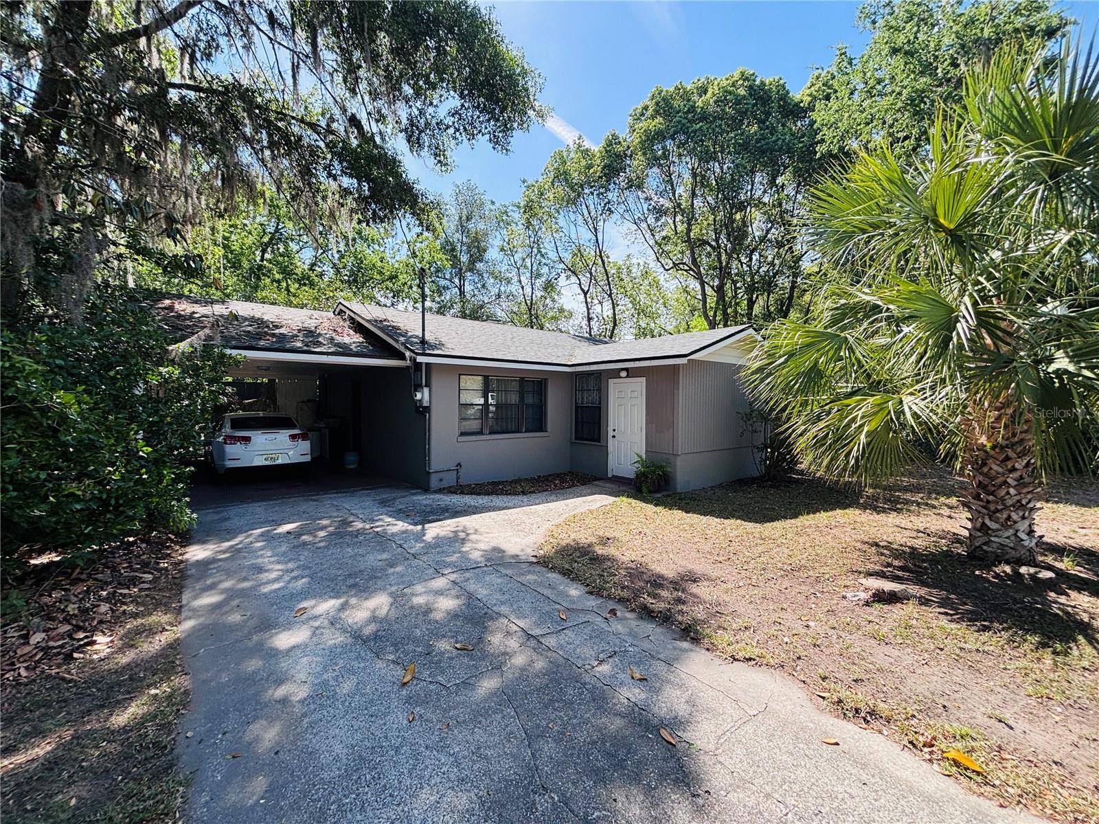 Single Family Residence in GAINESVILLE, FL - Daniel Dourado