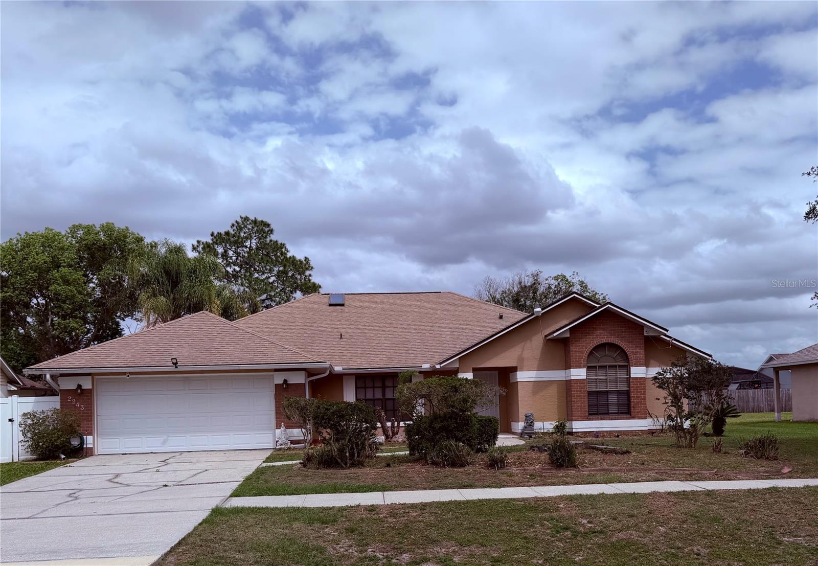 Single Family Residence in ORLANDO, FL - Daniel Dourado