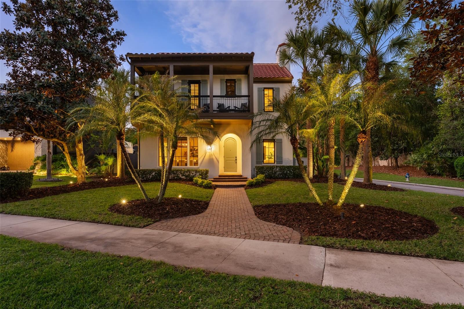 Single Family Residence in ORLANDO, FL - Daniel Dourado
