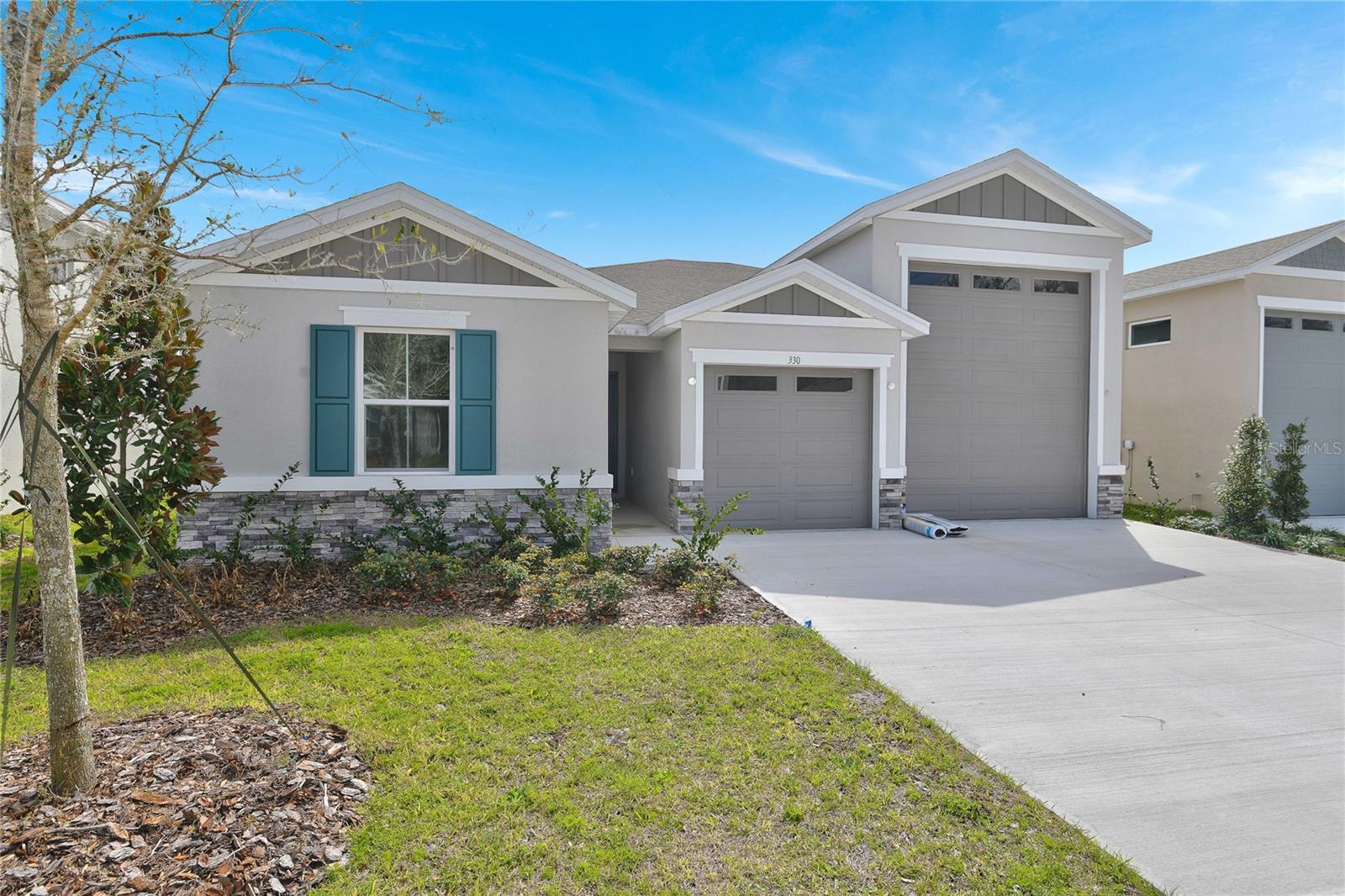 Single Family Residence in DELAND, FL - Daniel Dourado