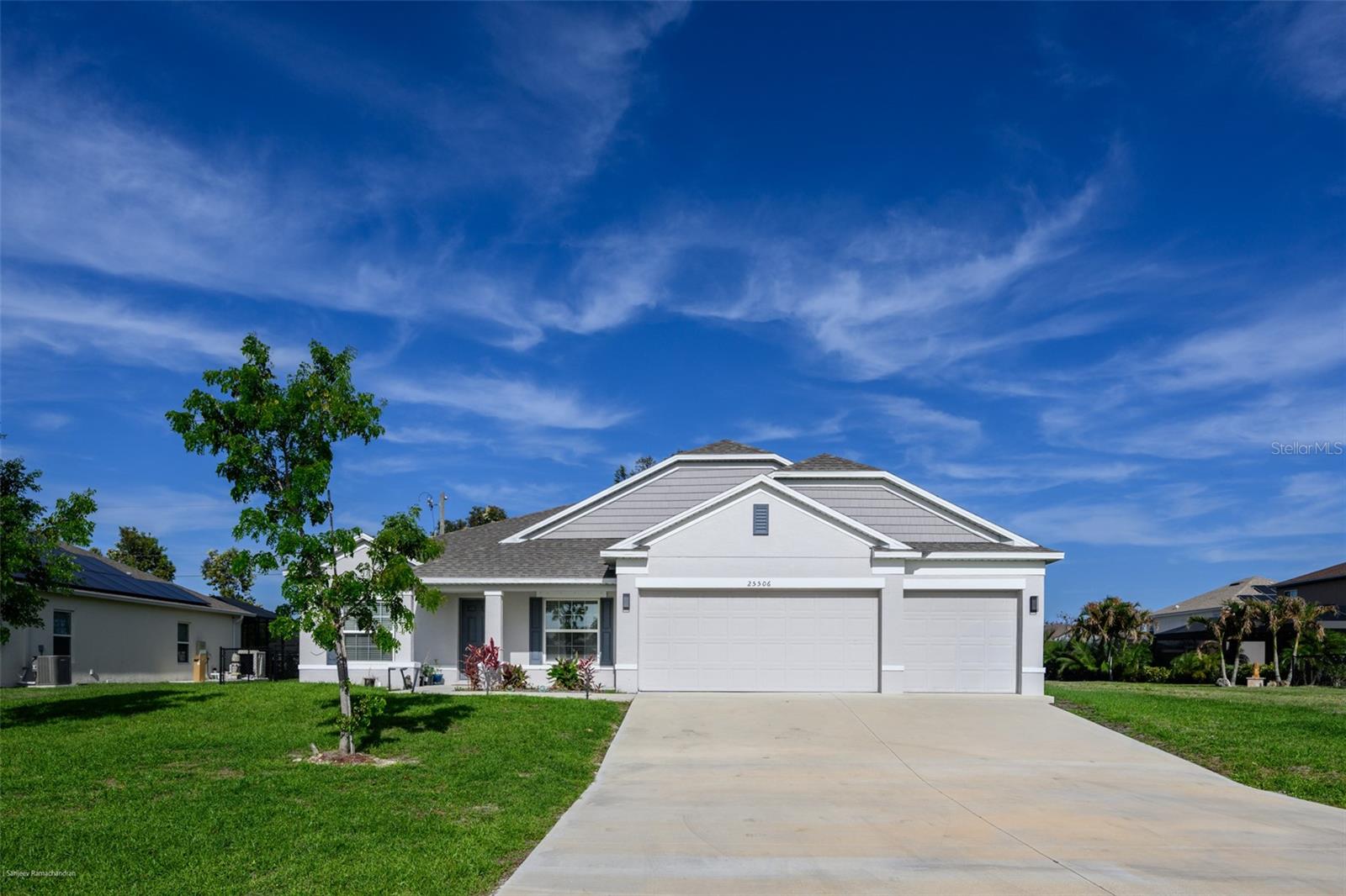 Single Family Residence in PUNTA GORDA, FL - Daniel Dourado