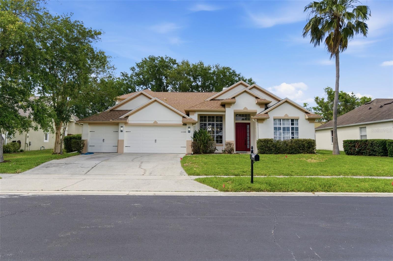Single Family Residence in WINTER GARDEN, FL - Daniel Dourado