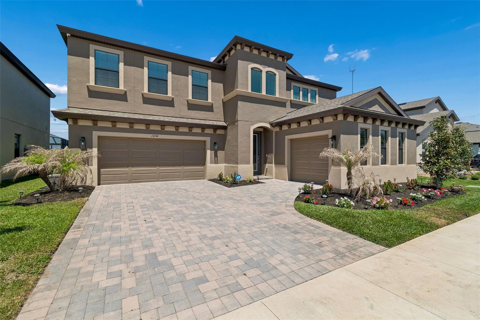 Single Family Residence in RIVERVIEW, FL - Daniel Dourado
