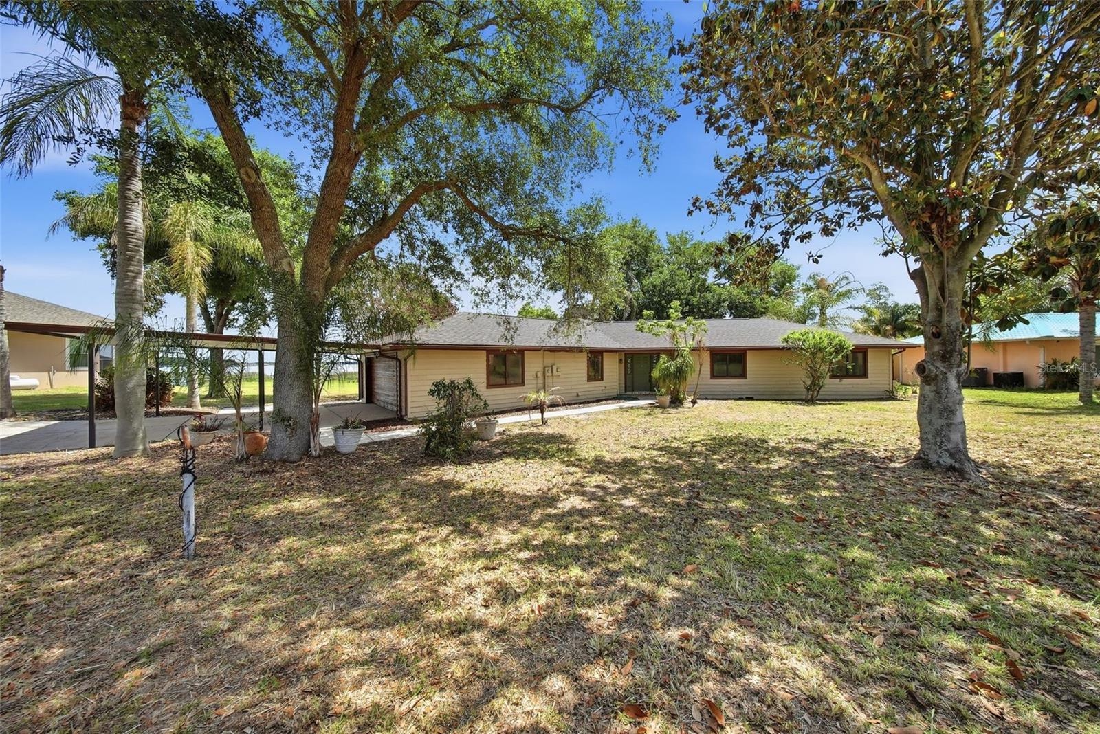 Single Family Residence in LAKE ALFRED, FL - Daniel Dourado
