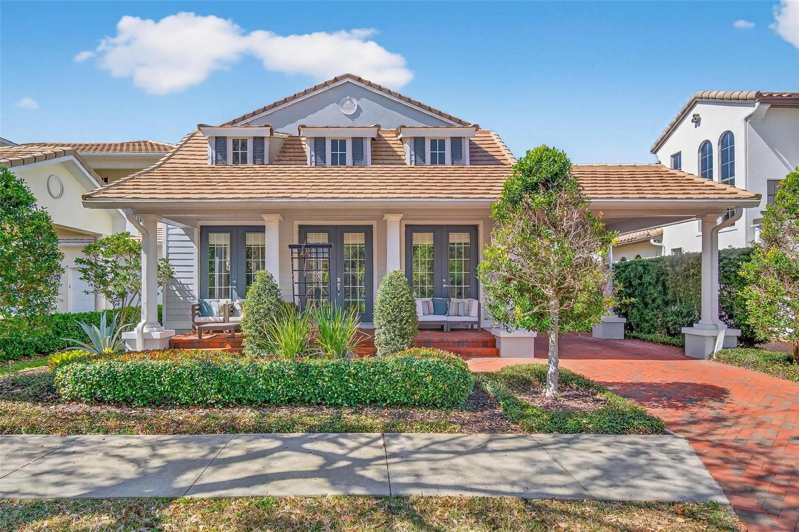 Single Family Residence in TAMPA, FL - Daniel Dourado