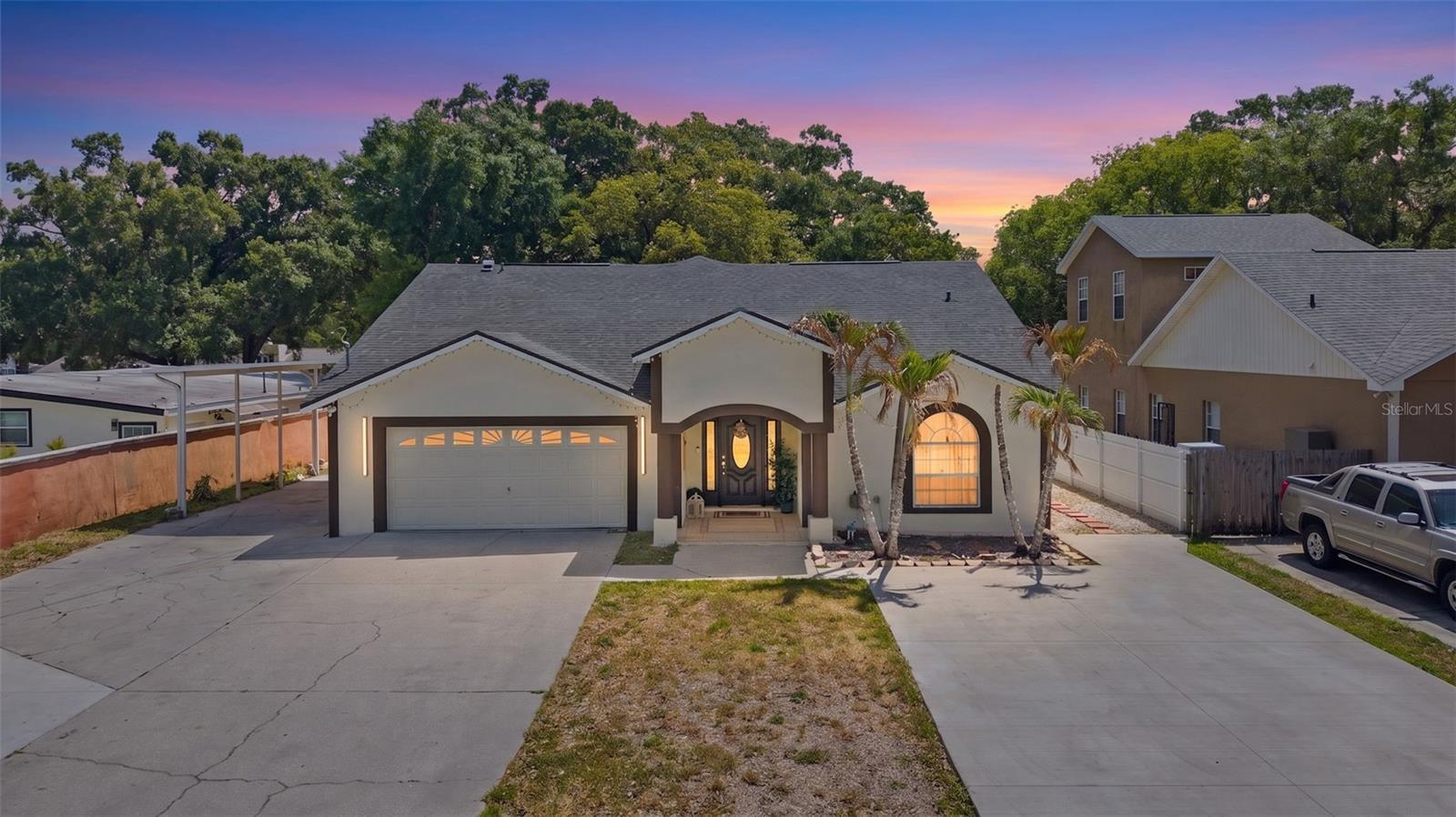 Single Family Residence in TAMPA, FL - Daniel Dourado