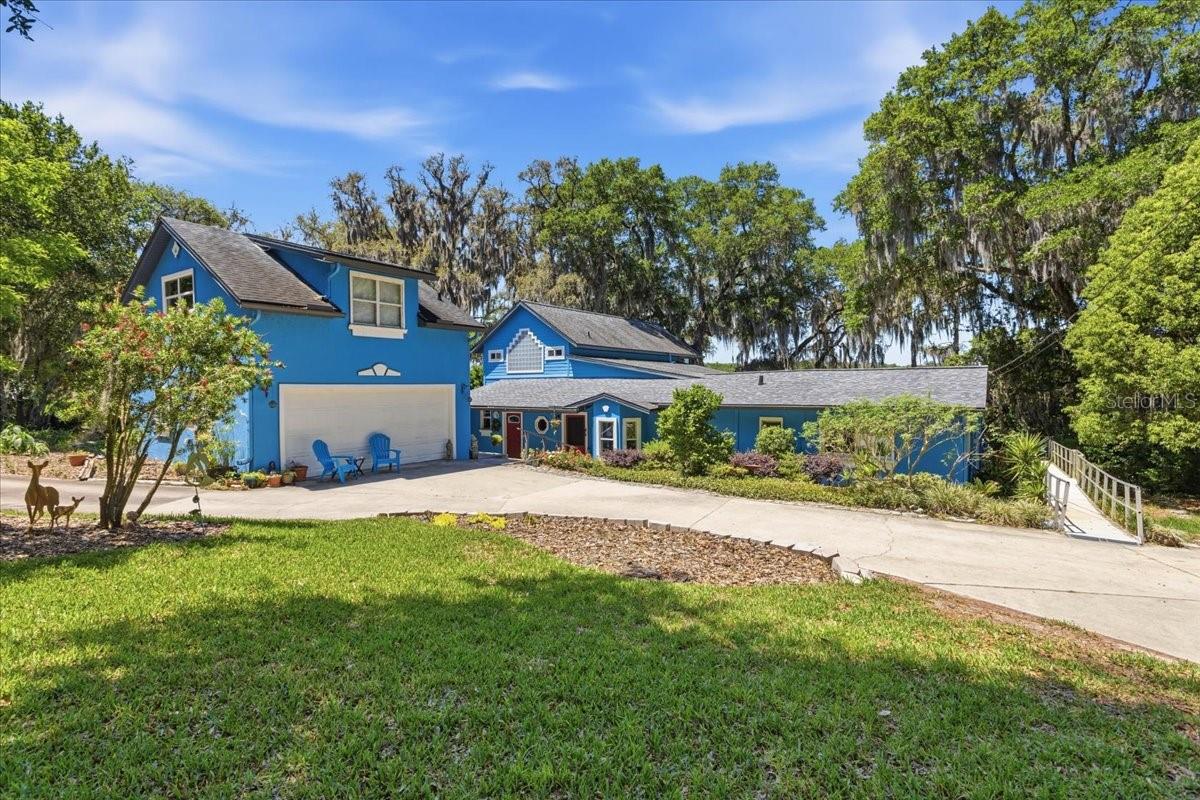 Single Family Residence in MELROSE, FL - Daniel Dourado