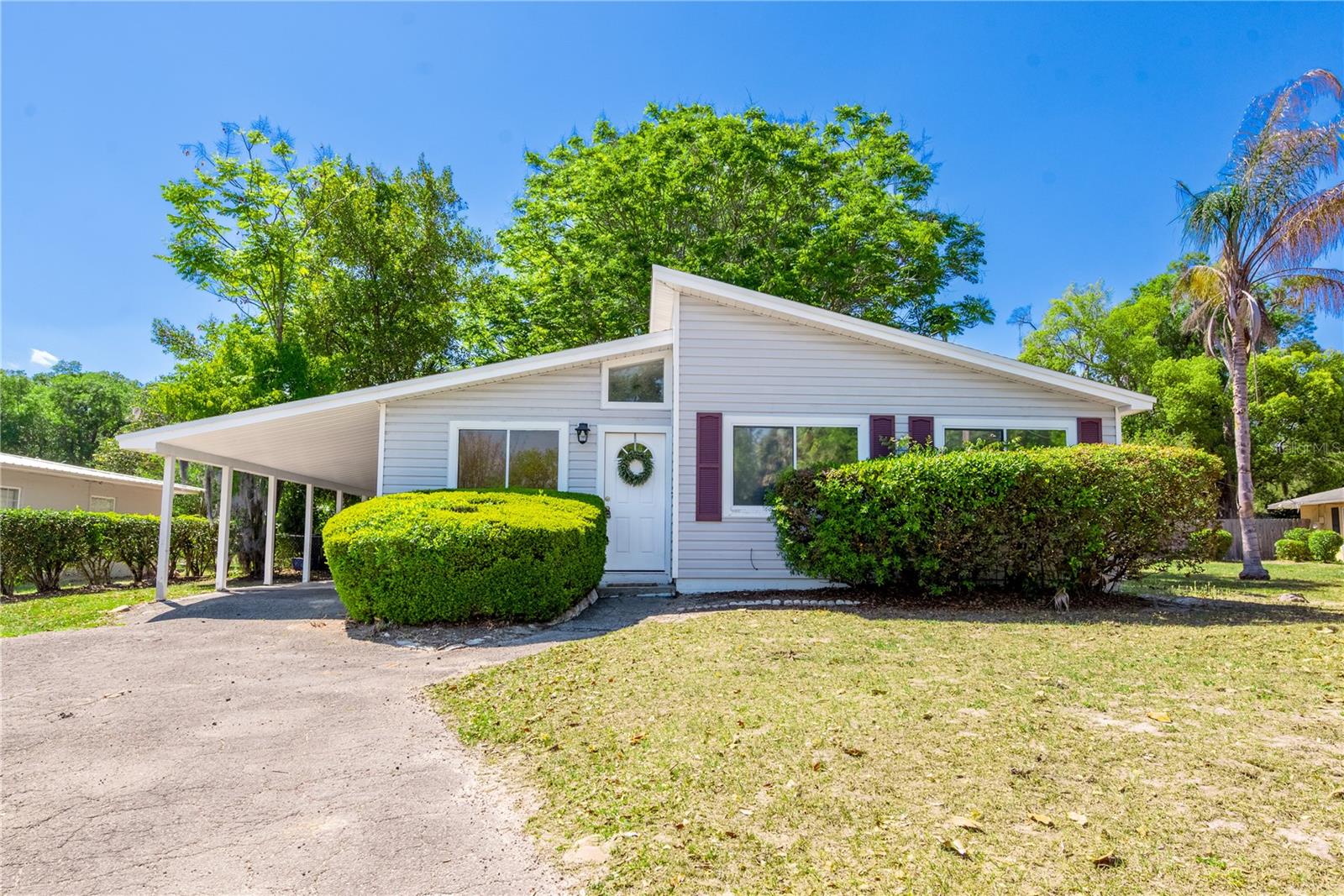 Single Family Residence in KEYSTONE HEIGHTS, FL - Daniel Dourado