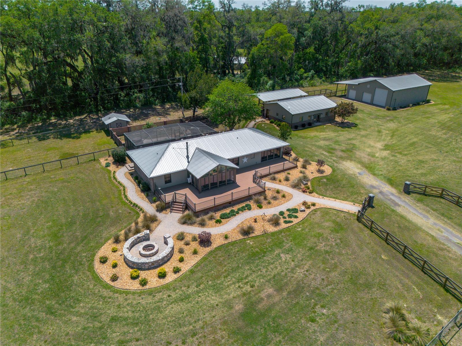 Single Family Residence em ALACHUA, FL - Daniel Dourado