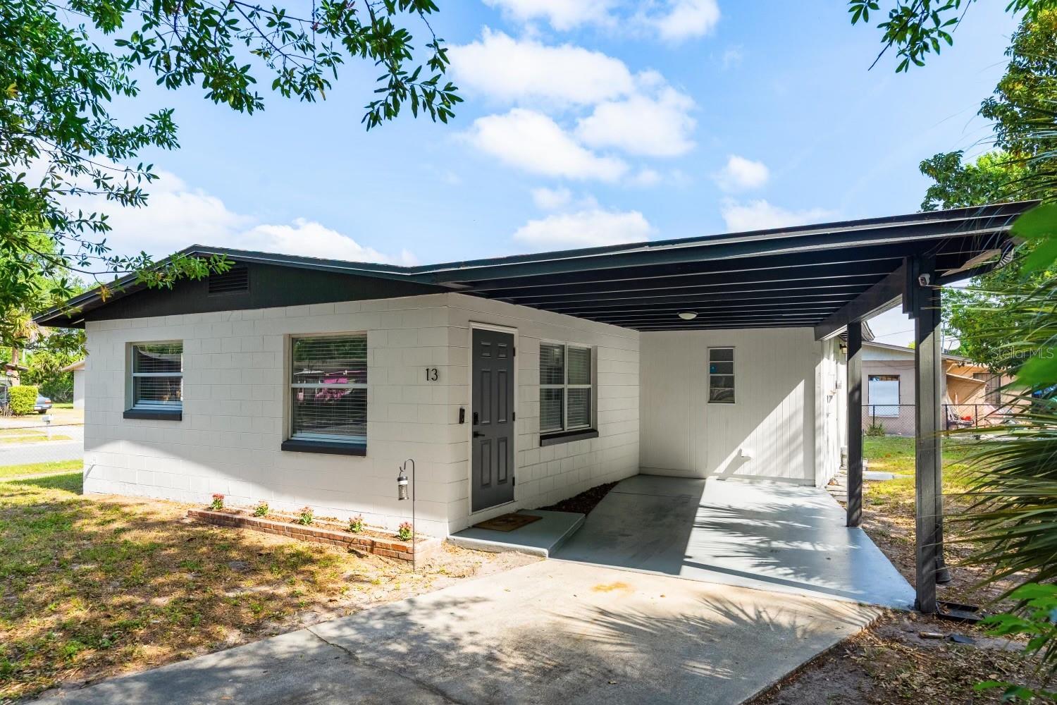 Single Family Residence in ORLANDO, FL - Daniel Dourado