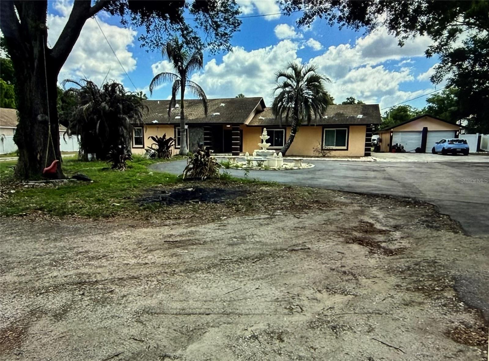 Single Family Residence em SEFFNER, FL - Daniel Dourado