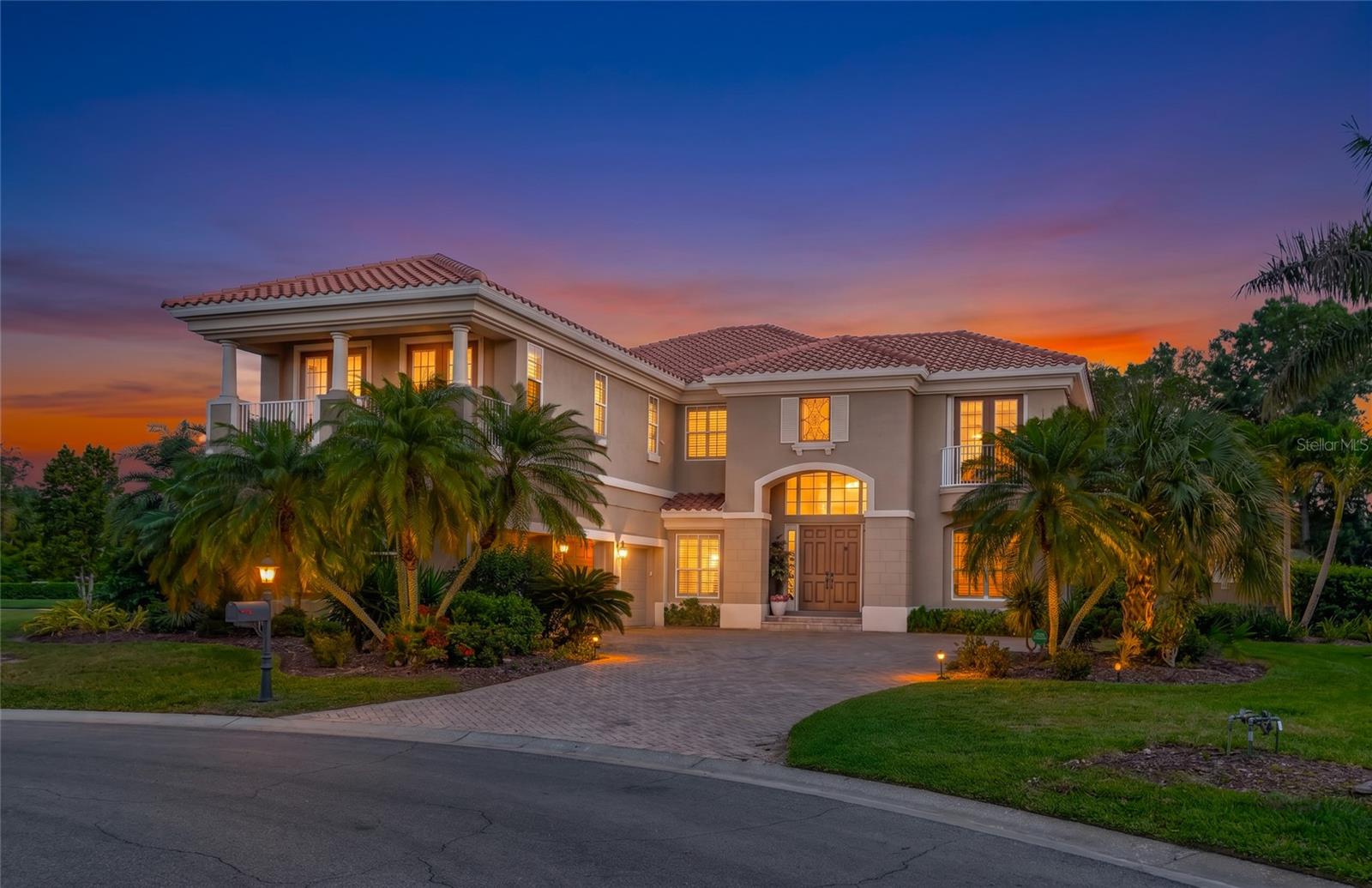 Single Family Residence in BRADENTON, FL - Daniel Dourado