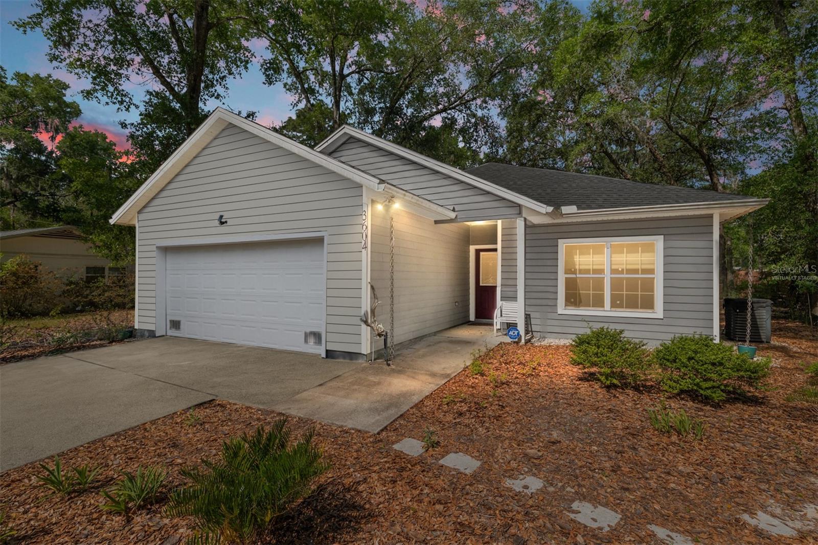 Single Family Residence in GAINESVILLE, FL - Daniel Dourado
