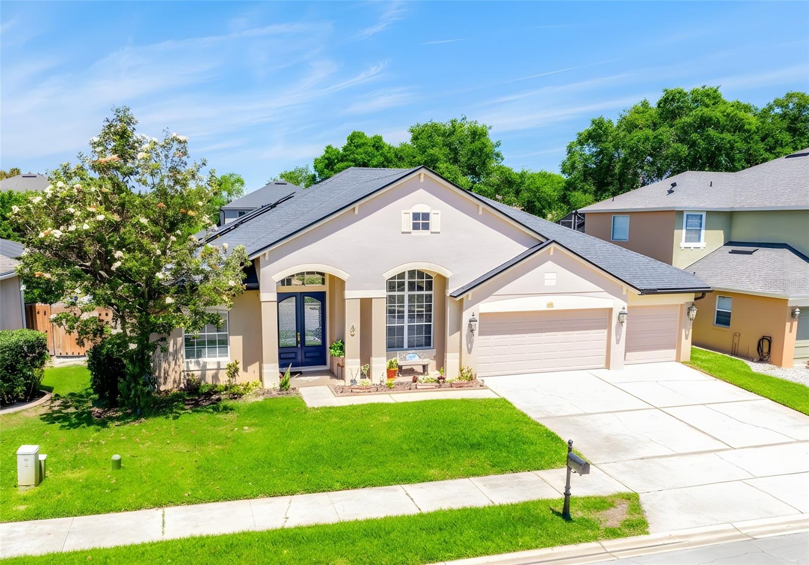Single Family Residence in LAKE MARY, FL - Daniel Dourado