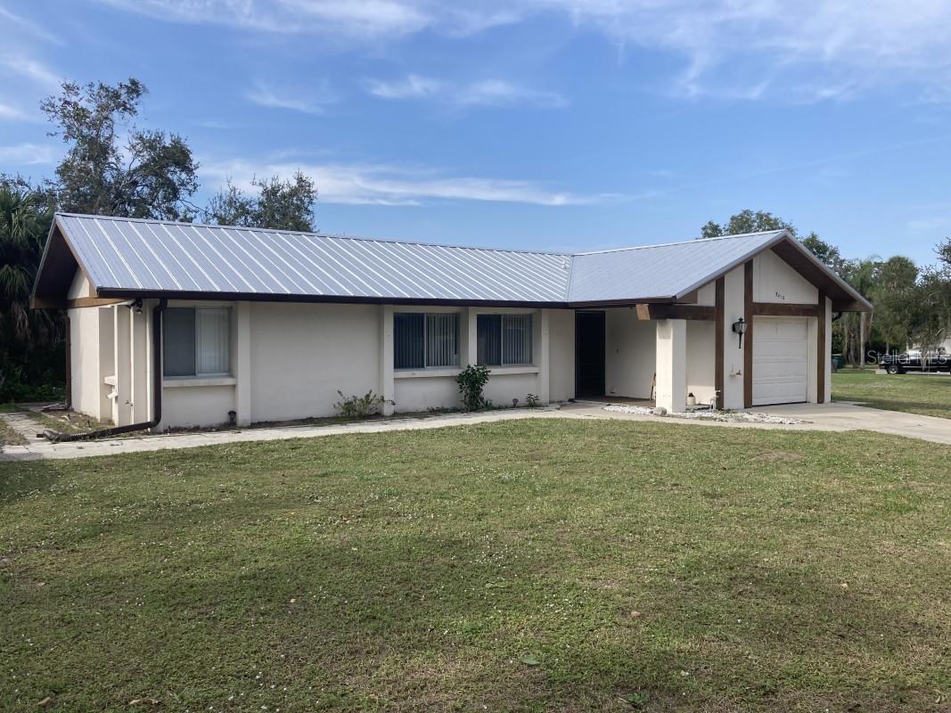 Single Family Residence in PUNTA GORDA, FL - Daniel Dourado