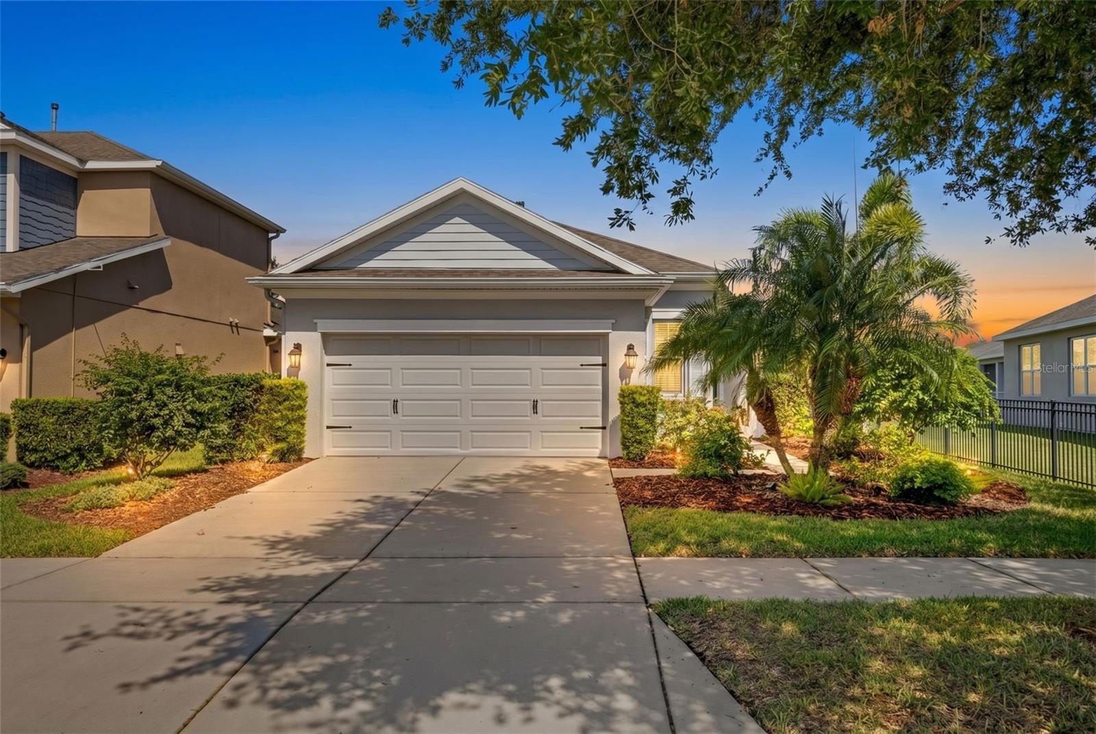 Single Family Residence in APOLLO BEACH, FL - Daniel Dourado
