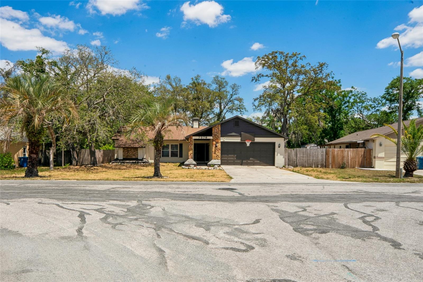 Single Family Residence em SPRING HILL, FL - Daniel Dourado