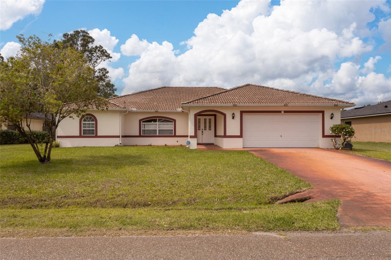 Single Family Residence in PALM COAST, FL - Daniel Dourado