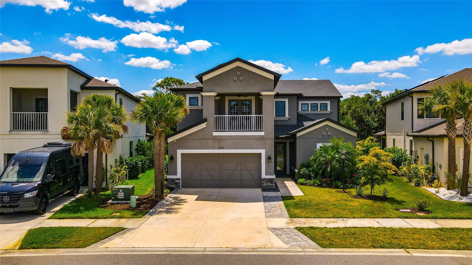 Single Family Residence in SARASOTA, FL - Daniel Dourado