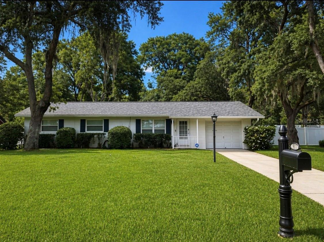 Single Family Residence in ORLANDO, FL - Daniel Dourado