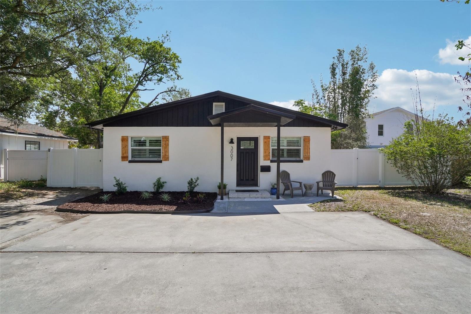 Single Family Residence in TAMPA, FL - Daniel Dourado