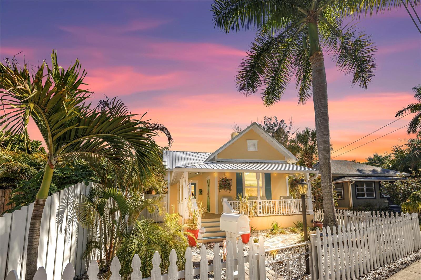 Single Family Residence em ST PETERSBURG, FL - Daniel Dourado