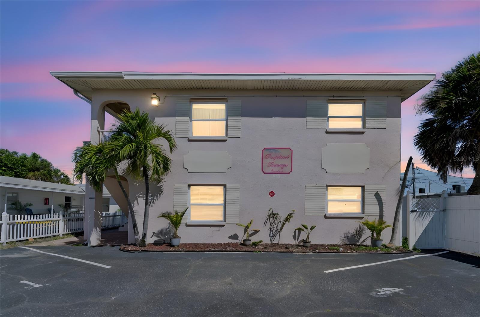 Condominium in ST PETE BEACH, FL - Daniel Dourado