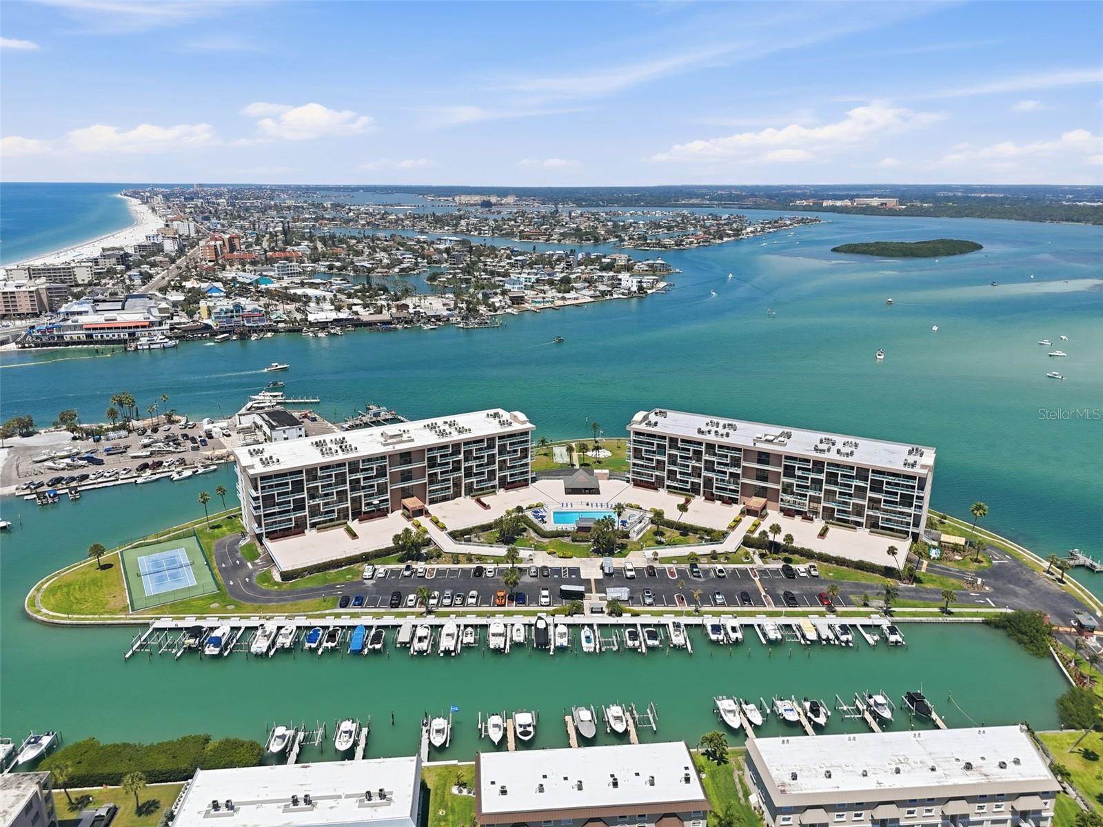 Condominium em TREASURE ISLAND, FL - Daniel Dourado