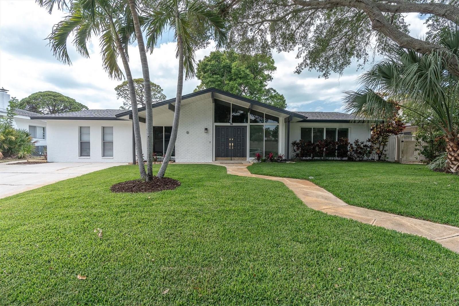Single Family Residence em SEMINOLE, FL - Daniel Dourado