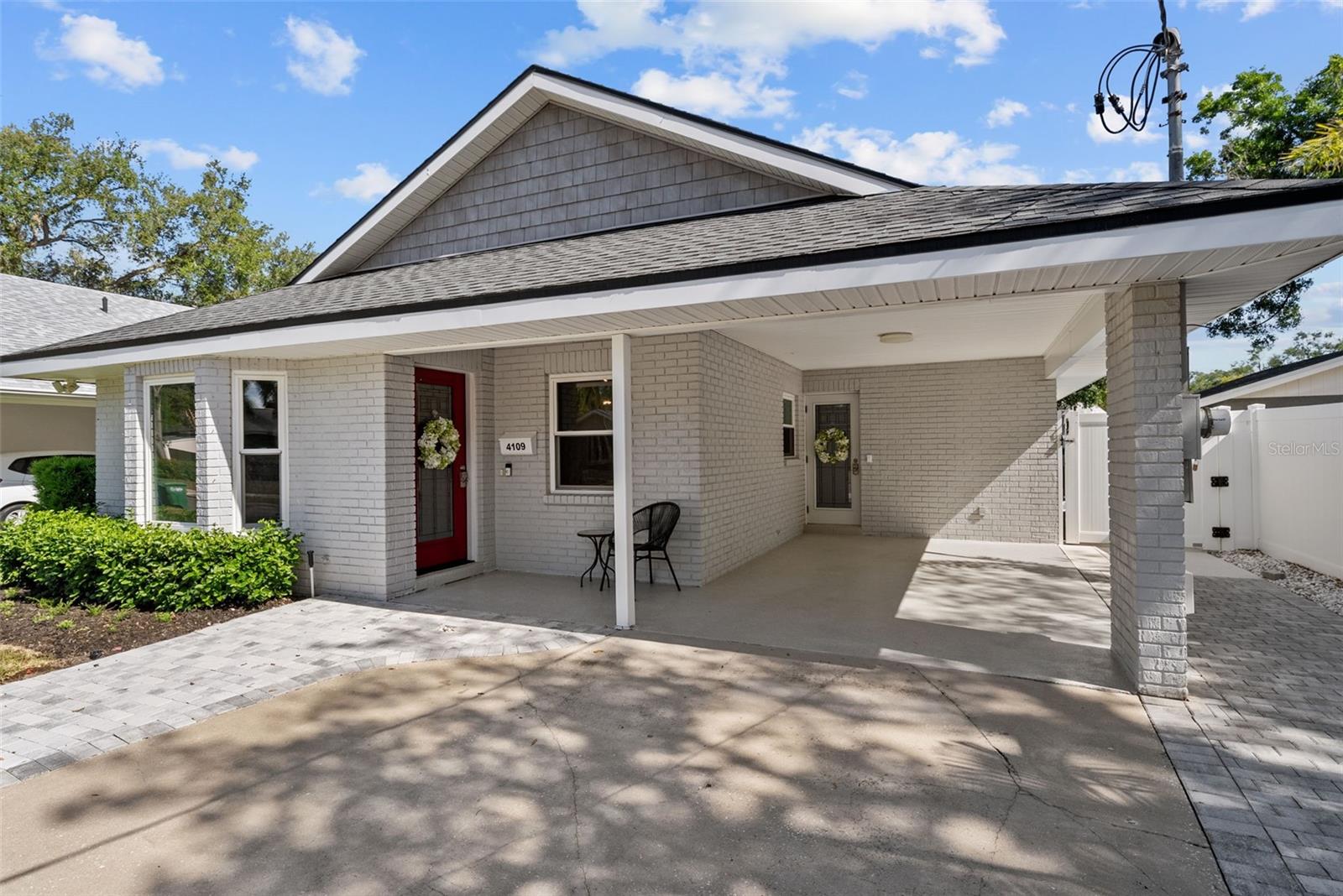 Single Family Residence in TAMPA, FL - Daniel Dourado