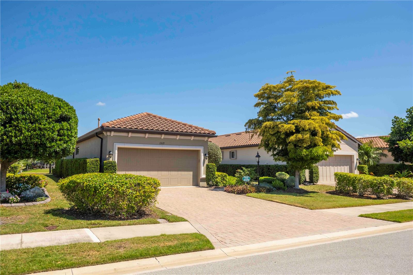 Single Family Residence in LAKEWOOD RANCH, FL - Daniel Dourado