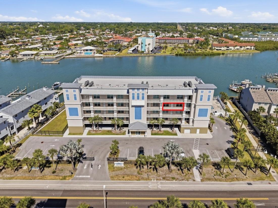 Condominium in INDIAN SHORES, FL - Daniel Dourado