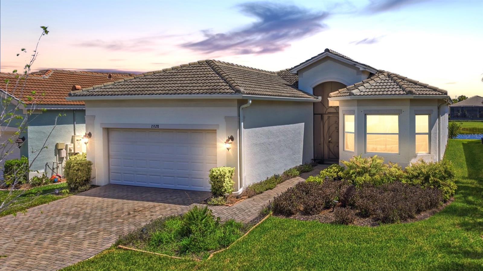 Single Family Residence in WIMAUMA, FL - Daniel Dourado