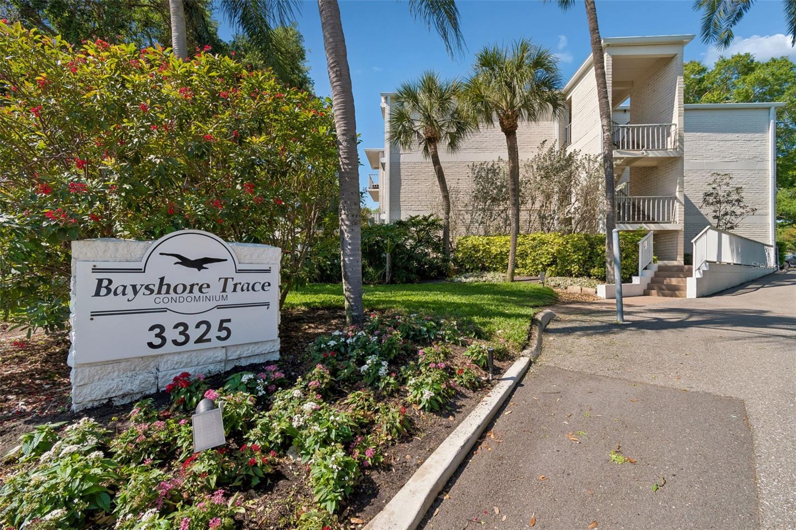 Condominium in TAMPA, FL - Daniel Dourado