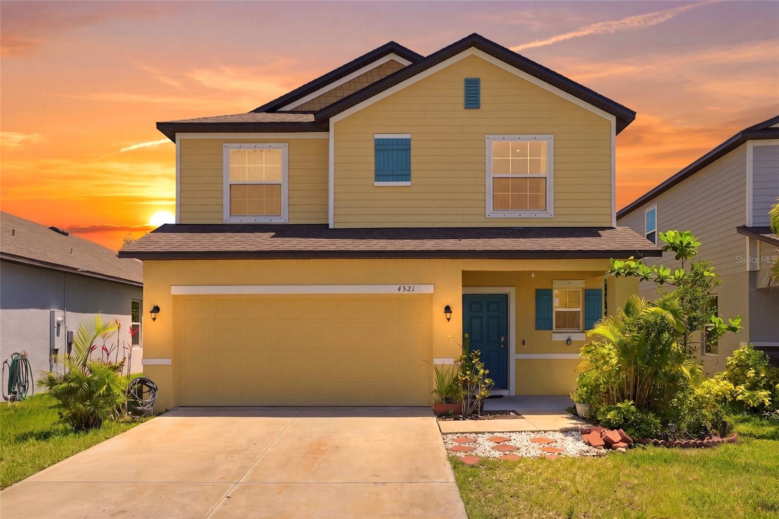 Single Family Residence in PALMETTO, FL - Daniel Dourado