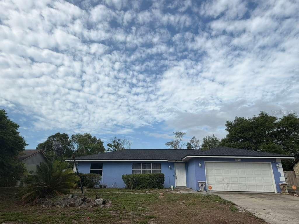 Single Family Residence in DELTONA, FL - Daniel Dourado