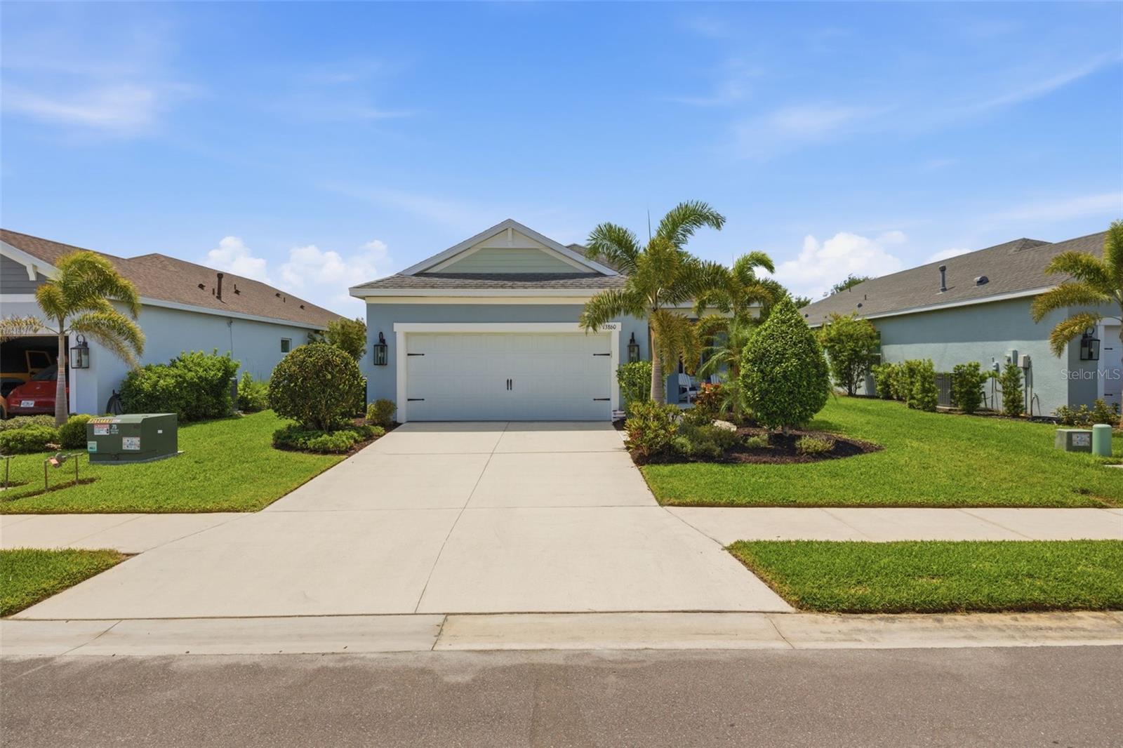 Single Family Residence in PARRISH, FL - Daniel Dourado