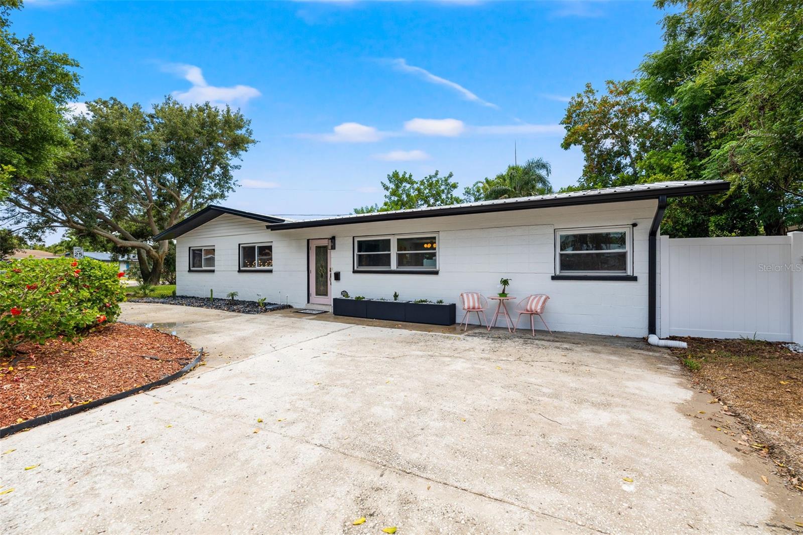 Single Family Residence em ST PETERSBURG, FL - Daniel Dourado