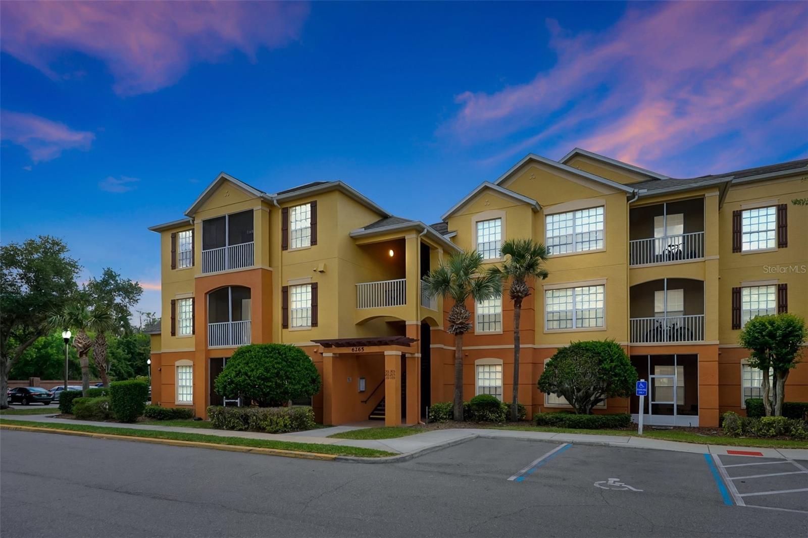 Condominium in ORLANDO, FL - Daniel Dourado